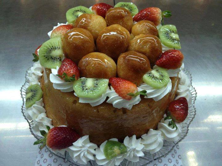 Come decorare la torta babà, idee e consigli