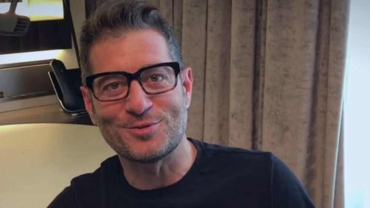 Enrico Papi Lavoro Condurra Guess My Age Indovina L Eta Su Tv8 Spettegolando