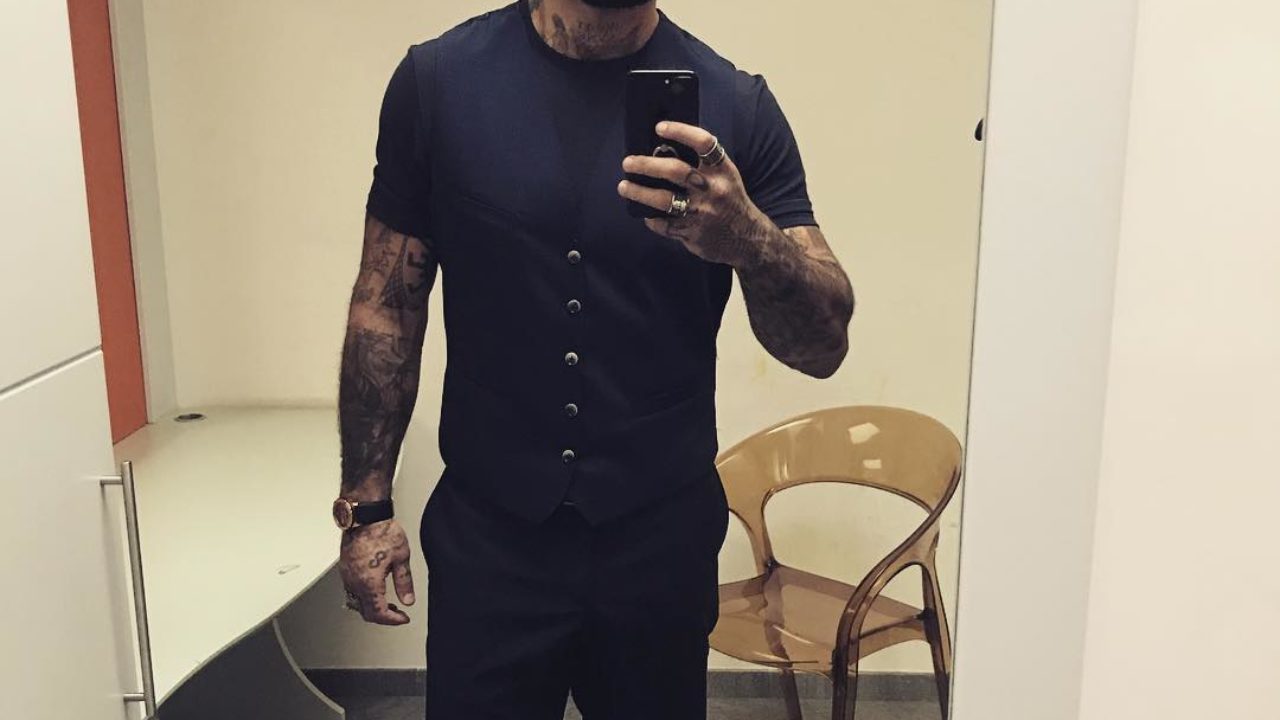 Alessio Sakara A Tu Si Que Vales Maria De Filippi Fin Troppo Disponibile Spettegolando