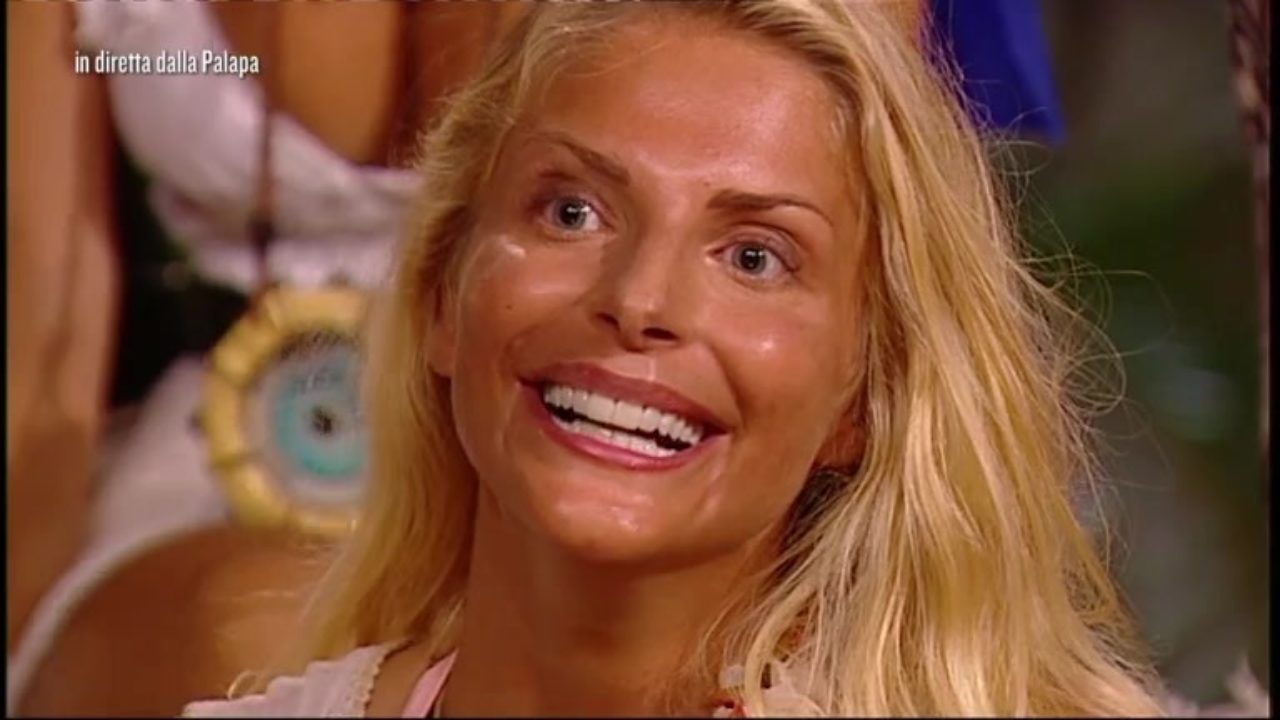 Simone Barbato Attratto Da Francesca Cipriani All Isola 13 Amo La Sua Interiorita Spettegolando