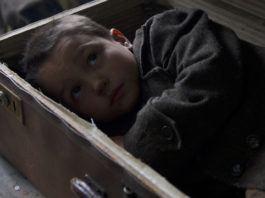 Naked Among Wolves - Il bambino nella valigia: in onda Domenica 27 Gennaio 2019 su Rete Quattro, cast, trama e orario