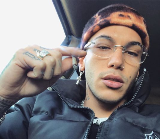 Qual è il vero nome di Sfera Ebbasta? Scopri la storia e la carriera del trapper più famoso d'Italia