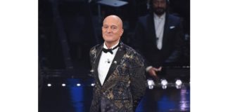 Claudio Bisio tiene monologo sui migranti a Sanremo 2019: ecco cosa ha affermato