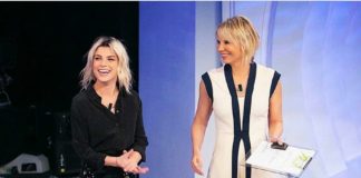 Emma Marrone ospite a C'è Posta per te: incontra due fan, Enrico e Claudio