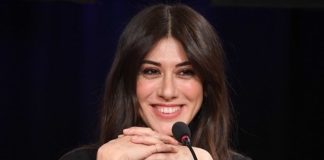 Virginia Raffaele saluta i Casamonica dal palco di Sanremo 2019: critiche in rete
