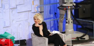 Gli occhiali Kyme di Maria De Filippi: quanto costano e dove comprarli