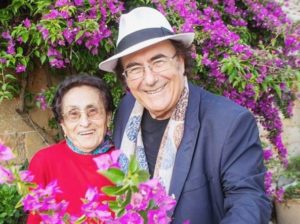 Albano Carrisi dopo la morte della madre Jolanda, gli scrive una lettera: 