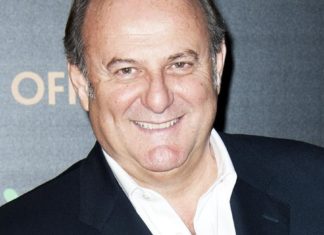 Perché Gerry Scotti si chiama così? Il vero nome del conduttore e la storia dietro lo pseudonimo