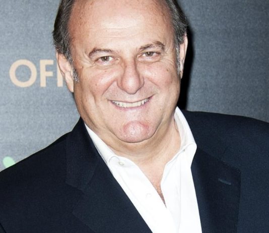 Perché Gerry Scotti si chiama così? Il vero nome del conduttore e la storia dietro lo pseudonimo