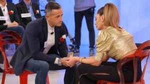 Ida Platano di Uomini e Donne, ha accettato la proposta di matrimonio di Riccardo Guarnieri