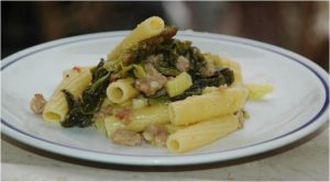 Come fare la Pasta con Salsicce e Friarielli Napoletani: cosa occorre e preparazione