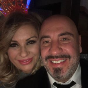 Tina Cipollari trascorre le festività natalizie con Vincenzo Ferrara: nessuna crisi, si amano