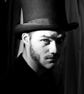 Lorenzo Richelmy biografia: chi è, età, altezza, peso, figli, moglie, Instagram e vita privata