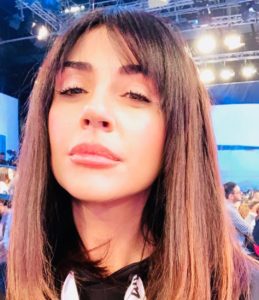 Raffaella Mennoia di Uomini e Donne, in lutto: morto il padre