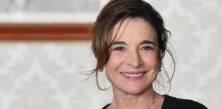 Lina Sastri biografia: chi è, età, altezza, peso, figli, marito, Instagram e vita privata