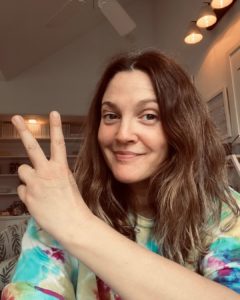 Drew Barrymore biografia: chi è, età, altezza, peso, figli, marito, Instagram e vita privata