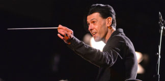 Morto a 48 anni il direttore e compositore Ezio Bosso: affetto da una malattia neurodegenerativa