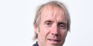 Rhys Ifans biografia: chi è, età, altezza, peso, figli, moglie e vita privata