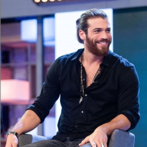 Can Yaman vita privata, descrive la sua donna ideale: 