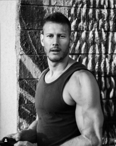 Tom Hopper biografia: chi è, età, altezza, peso, figli, moglie, Instagram e vita privata