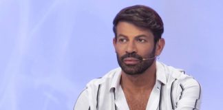 Gianni Sperti di Uomini e Donne felice per il lifting al viso di Gemma Galgani
