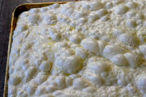 Come fare impasto per focaccia in casa: cosa occorre e procedimento