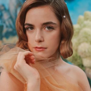 Kiernan Shipka biografia: chi è, età, altezza, peso, fidanzato, Instagram e vita privata