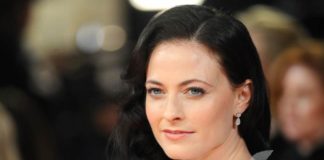 Lara Pulver biografia: chi è, età, altezza, peso, figli, marito, Instagram e vita privata