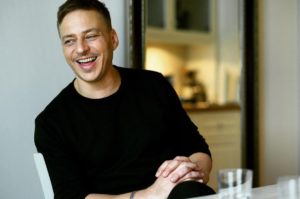 Tom Wlaschiha biografia: chi è, età, altezza, peso, figli, moglie, Instagram e vita privata