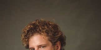 Álvaro Cervantes biografia: chi è, età, altezza, peso, fidanzata, Instagram e vita privata