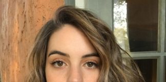 Adelaide Kane biografia: chi è, età, altezza, peso, fidanzato, Instagram e vita privata