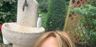 Debora Villa biografia: chi è, età, altezza, peso, figli, marito, Instagram e vita privata