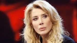 Gabriella Carlucci biografia: chi è, età, altezza, peso, figli, marito, Instagram e vita privata