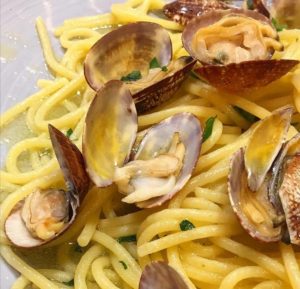 Come fare gli Spaghetti alle Vongole: cosa occorre e procedimento