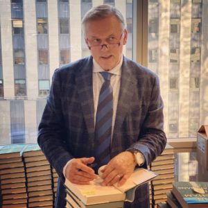 John Grisham biografia: chi è, età, altezza, peso, figli, moglie, Libri, Instagram e vita privata