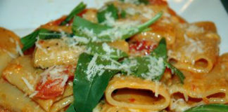 Come fare i Paccheri allo Scarpariello: storia, cosa occorre e procedimento