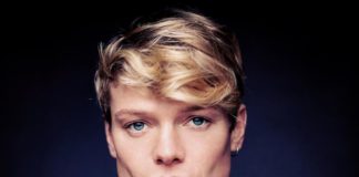 Tom Rhys Harries biografia: chi è, età, altezza, peso, fidanzata, Instagram e vita privata