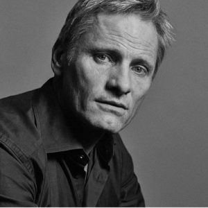 Viggo Mortensen biografia: chi è, età, altezza, peso, figli, moglie, Instagram e vita privata