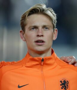 De Jong Frenkie biografia: chi è, età, altezza, peso, tatuaggi, figli, moglie, Instagram e vita privata