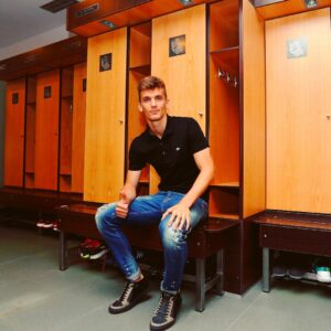 Diego Llorente biografia: chi è, età, altezza, peso, tatuaggi, figli, moglie, Instagram e vita privata