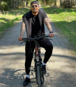 Douglas Costa biografia: chi è, età, altezza, peso, tatuaggi, figli, moglie, Instagram e vita privata