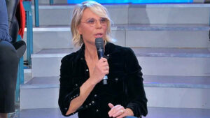 Maria De Filippi è alla ricerca di tronisti non famosi per Uomini e Donne: 