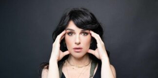 Shenae Grimes biografia: chi è, età, altezza, peso, figli, marito, Instagram e vita privata