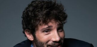 Stefano De Martino Debutta a Il Collegio 2023: Il Suo Nuovo Ruolo Emozionante