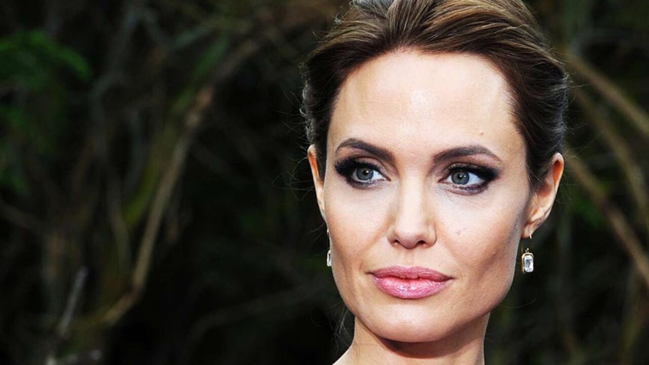 Angelina Jolie Biografia Chi E Eta Altezza Peso Tatuaggi Figli Marito Instagram E Vita Privata Spettegolando