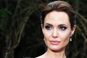 Angelina Jolie biografia: chi è, età, altezza, peso, tatuaggi, figli, marito, Instagram e vita privata