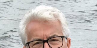 Ken Follett biografia: chi è, età, altezza, peso, figli, moglie, libri, Instagram e vita privata