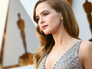 Zoey Deutch biografia: chi è, età, altezza, peso, figli, marito, Instagram e vita privata