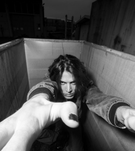 Versailles (Luca Briscese) biografia: chi è, età, altezza, peso, tatuaggi, fidanzata, Instagram e vita privata