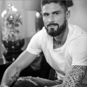 Olivier Giroud biografia: chi è, età, altezza, peso, tatuaggi, figli, moglie, Instagram e vita privata